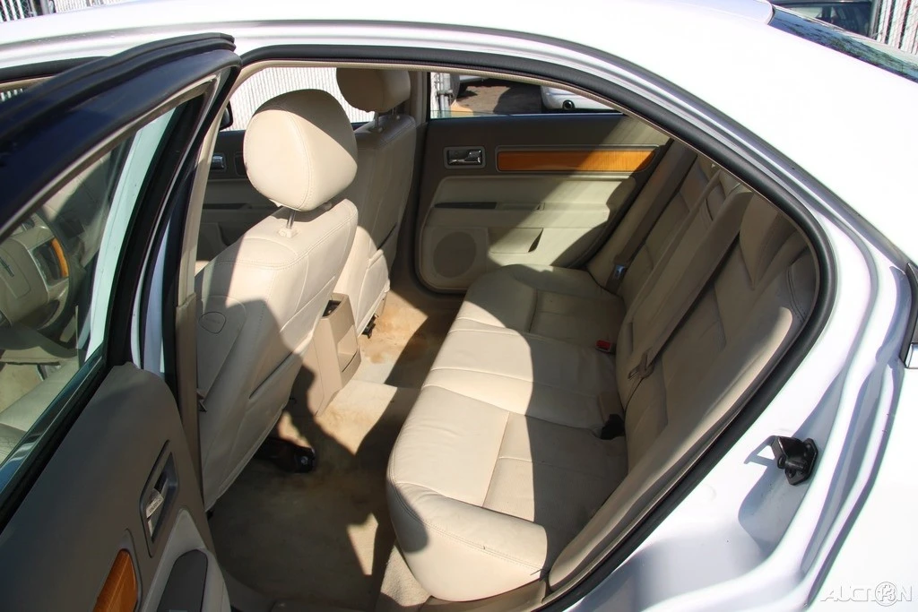 2007 Lincoln MKZ - Image 19 of 21