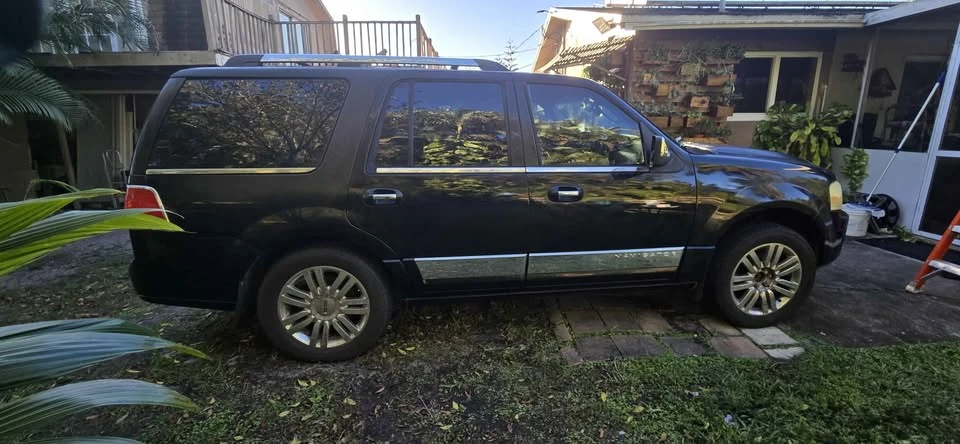 2007 Lincoln Mark LT - Image 2 of 9