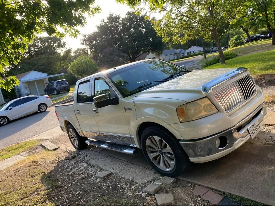 2007 Lincoln Mark LT - Image 4 of 4
