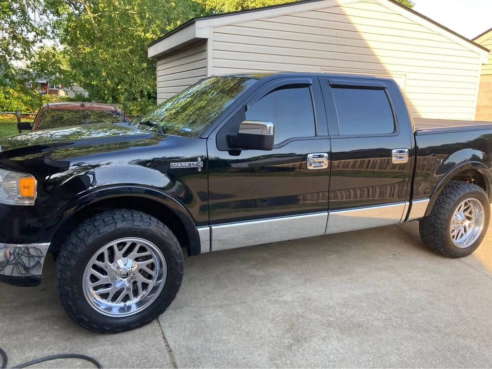 2007 Lincoln Mark LT - Image 10 of 11
