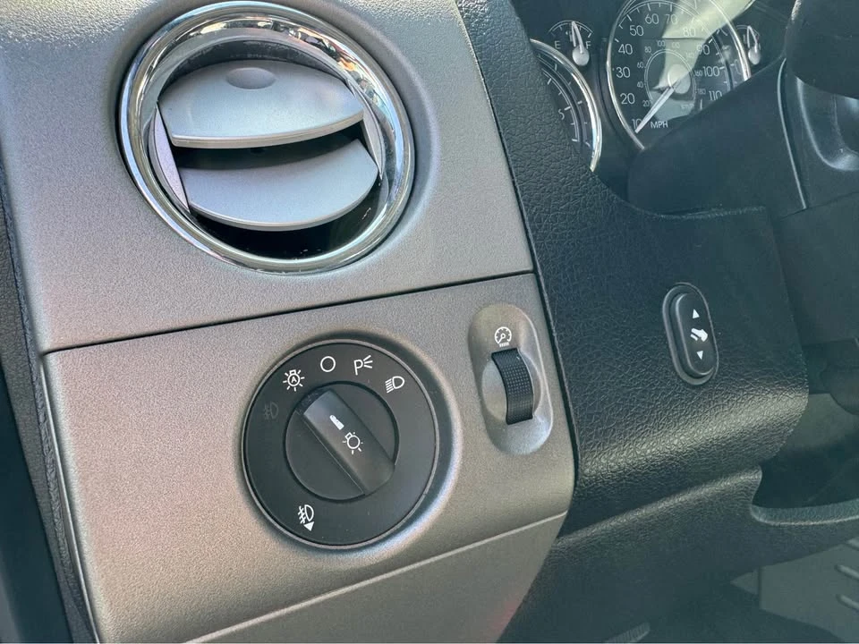 2007 Lincoln Mark LT - Image 19 of 20