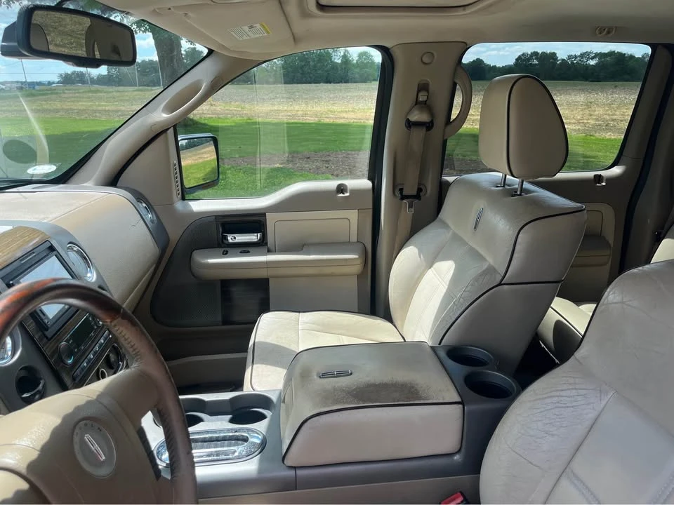 2007 Lincoln Mark LT - Image 10 of 12
