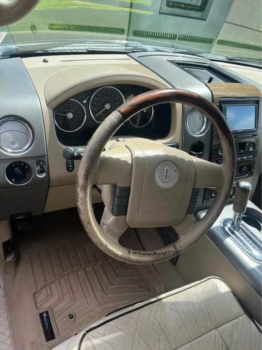 2007 Lincoln Mark LT - Image 11 of 12