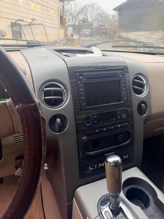 2007 Lincoln Mark LT - Image 14 of 15