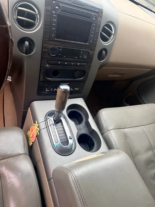 2007 Lincoln Mark LT - Image 15 of 15