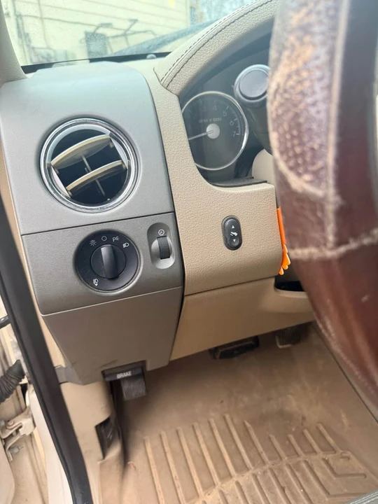2007 Lincoln Mark LT - Image 13 of 15