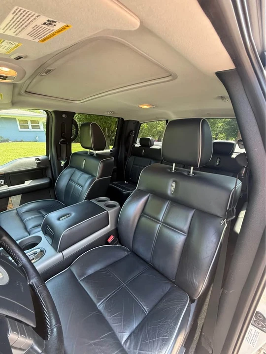 2007 Lincoln Mark LT - Image 10 of 13