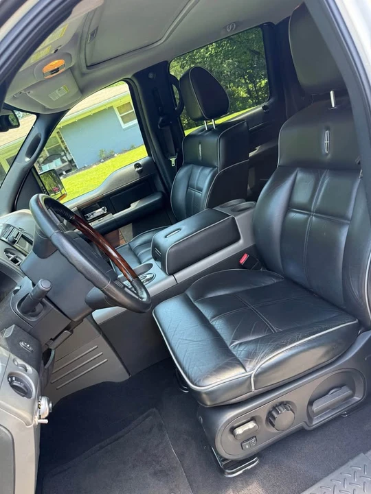 2007 Lincoln Mark LT - Image 9 of 13