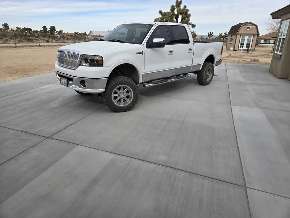 2007 Lincoln Mark LT - Image 2 of 13
