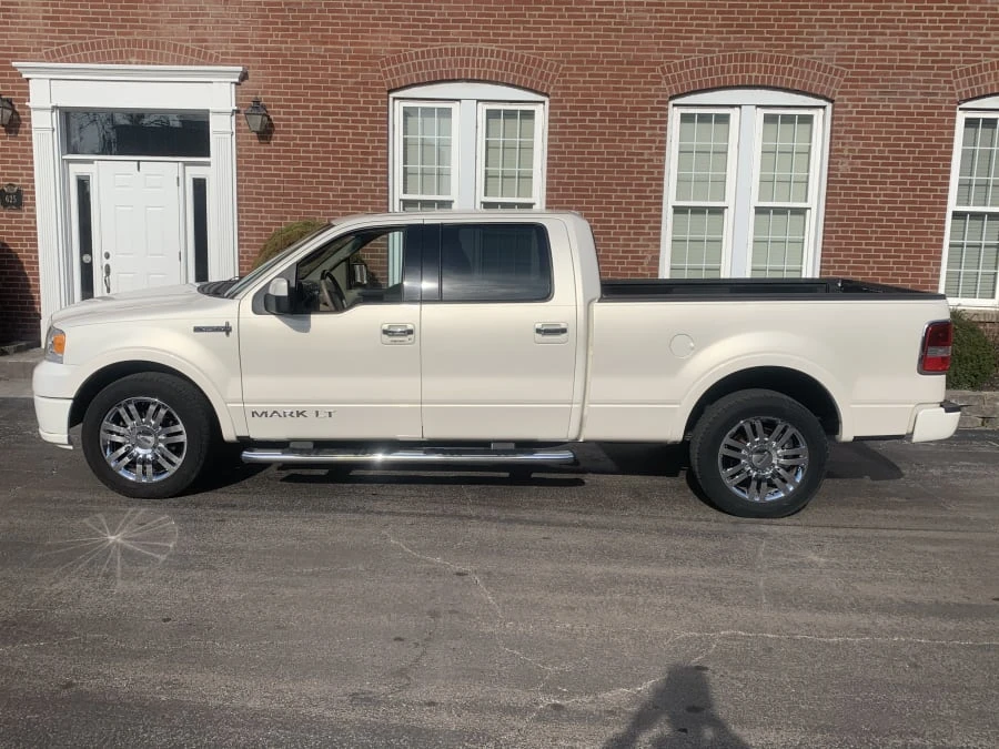 2007 Lincoln Mark LT - Image 2 of 8
