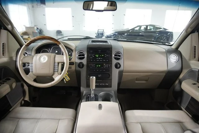 2007 Lincoln Mark LT - Image 10 of 20