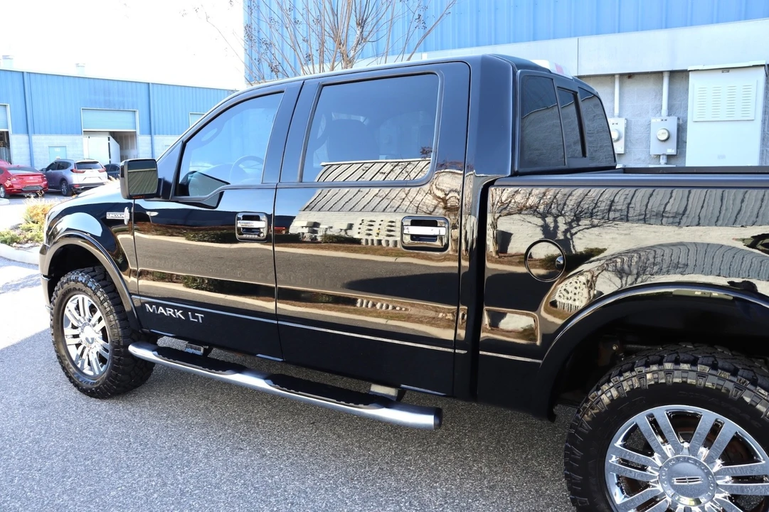 2007 Lincoln Mark LT - Image 13 of 21