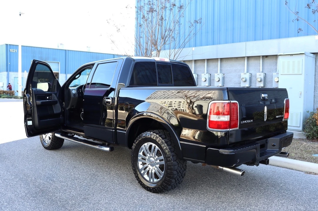 2007 Lincoln Mark LT - Image 15 of 21