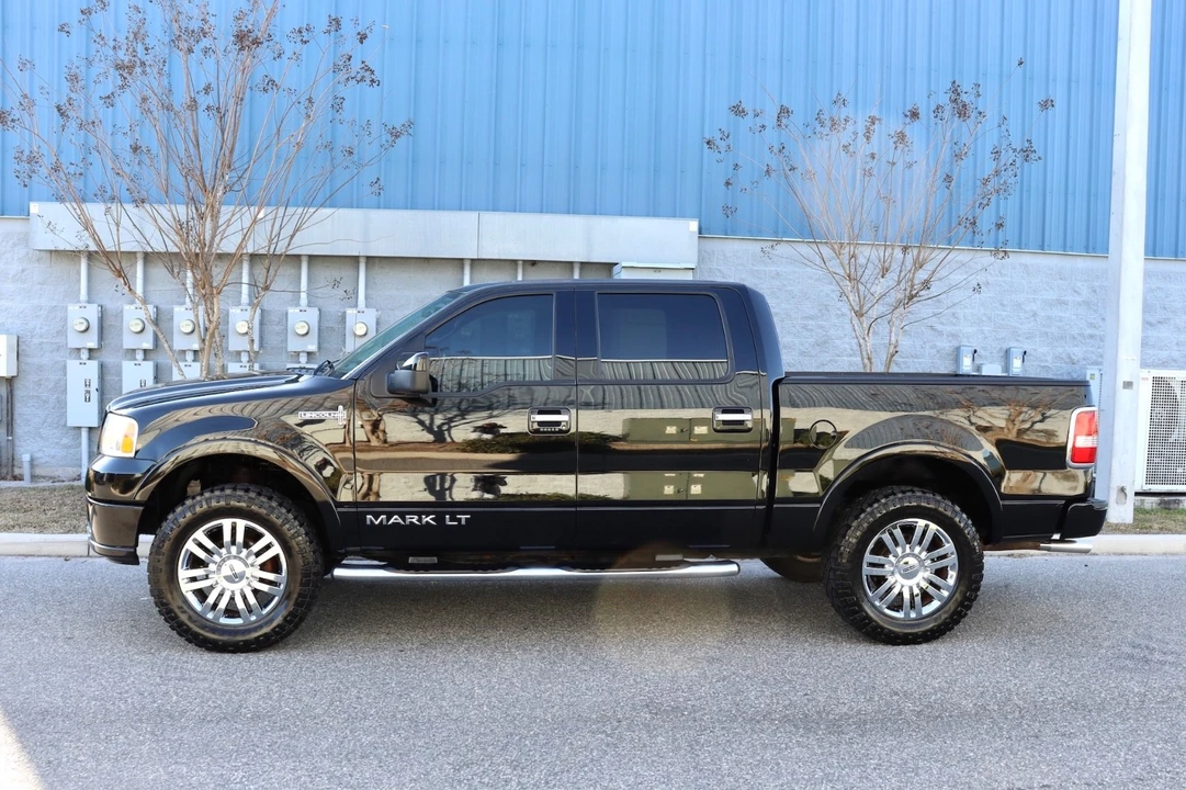 2007 Lincoln Mark LT - Image 2 of 21