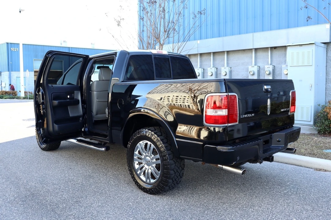 2007 Lincoln Mark LT - Image 19 of 21