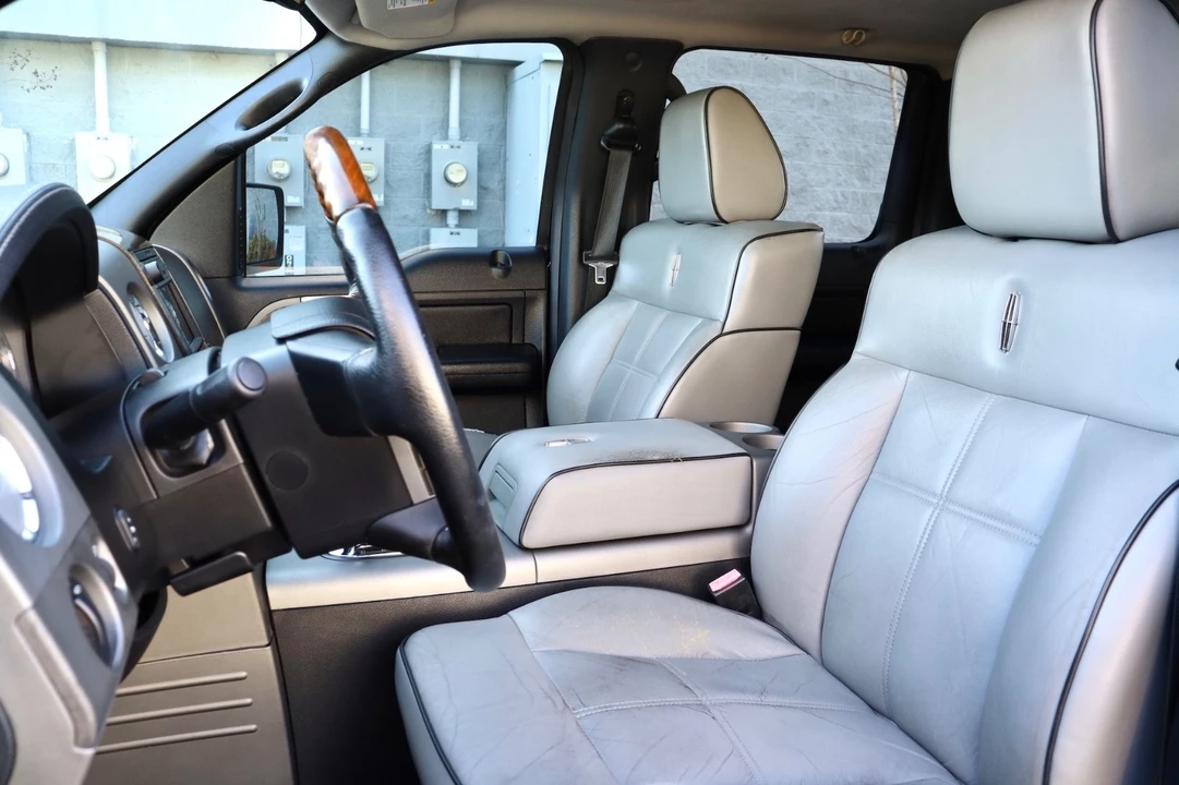 2007 Lincoln Mark LT - Image 17 of 21