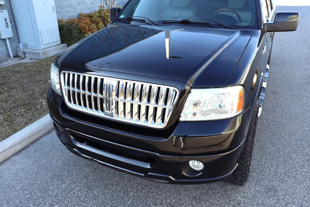 2007 Lincoln Mark LT - Image 9 of 21