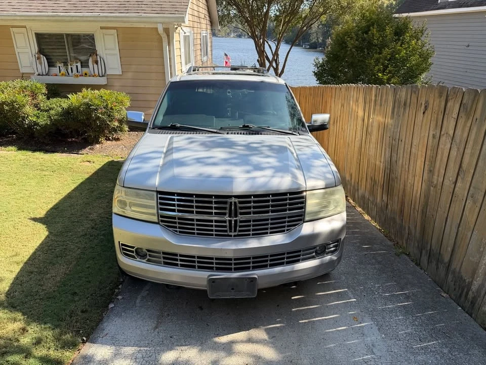 2007 Lincoln Navigator 3rd Gen - Image 3 of 8