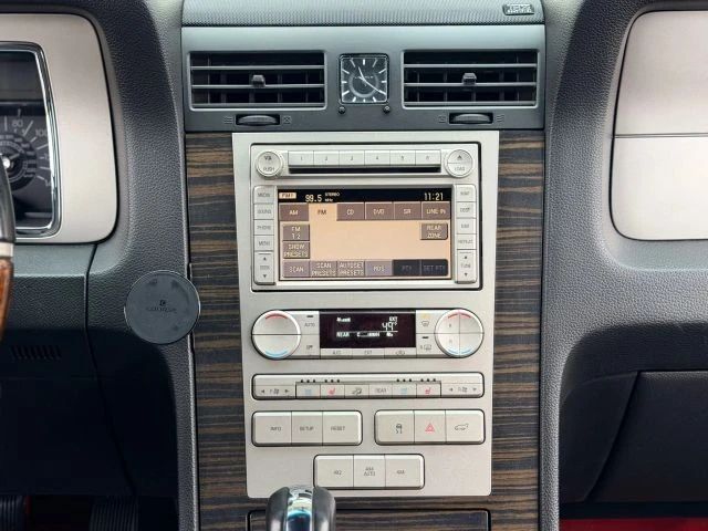 2007 Lincoln Navigator 3rd Gen - Image 19 of 21