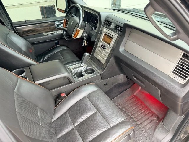 2007 Lincoln Navigator 3rd Gen - Image 15 of 21