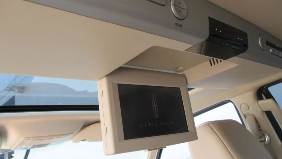 2007 Lincoln Navigator 3rd Gen - Image 9 of 18