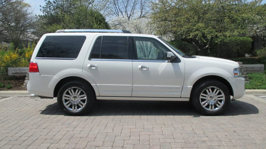 2007 Lincoln Navigator 3rd Gen - Image 17 of 18