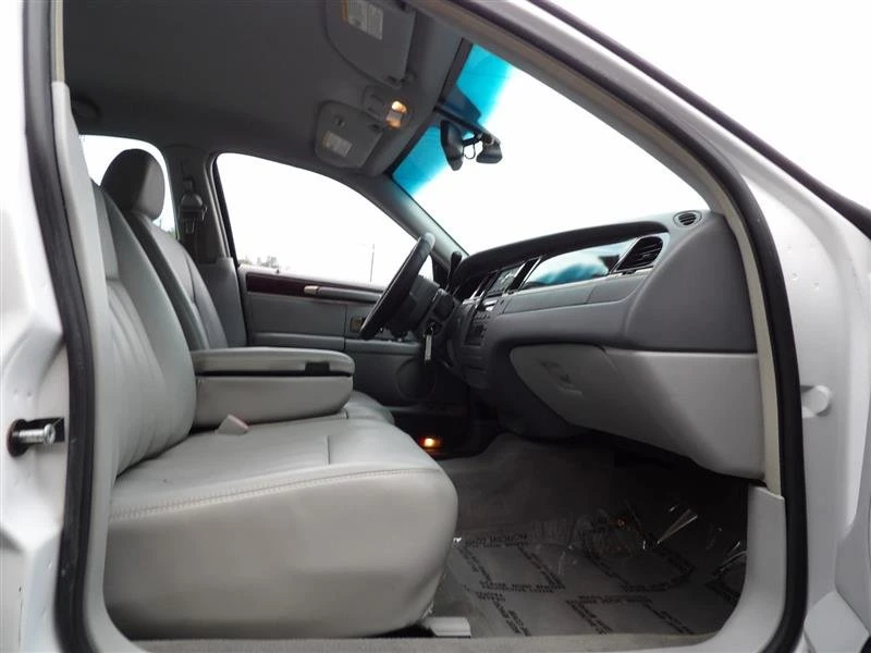 2007 Lincoln Town Car - Image 14 of 20