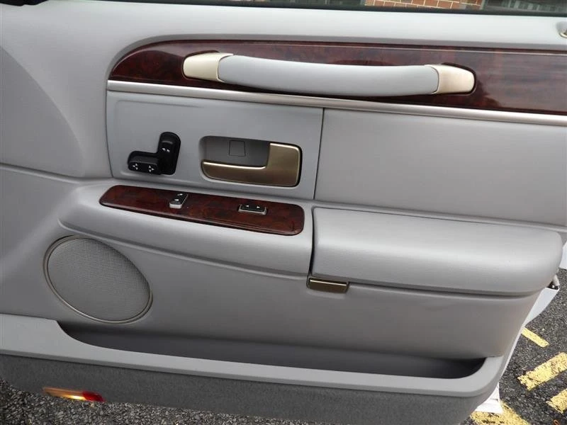 2007 Lincoln Town Car - Image 16 of 20