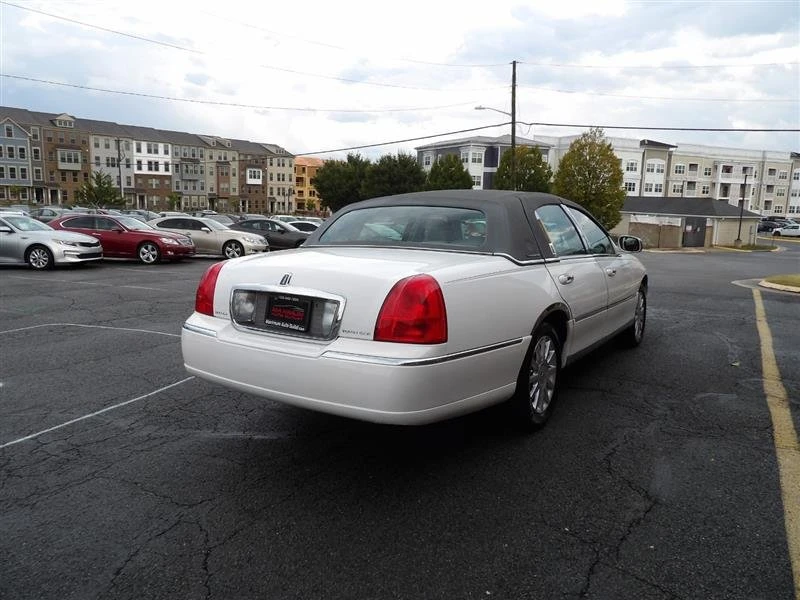 2007 Lincoln Town Car - Image 6 of 20