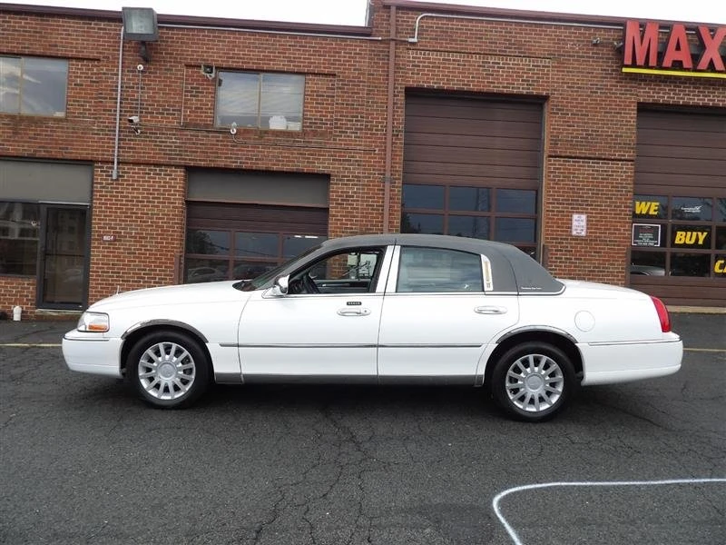2007 Lincoln Town Car - Image 4 of 20