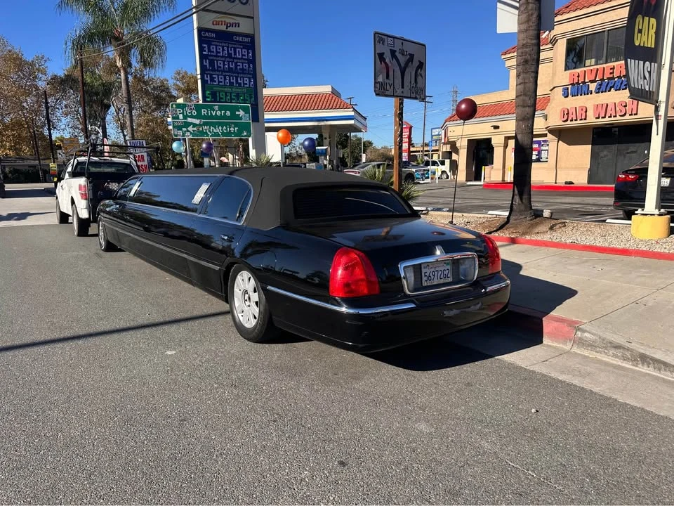 2007 Lincoln Town Car - Image 3 of 8