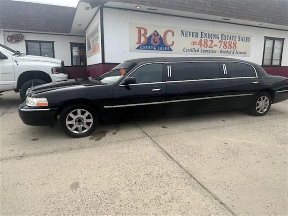 2007 Lincoln Town Car - Image 3 of 5