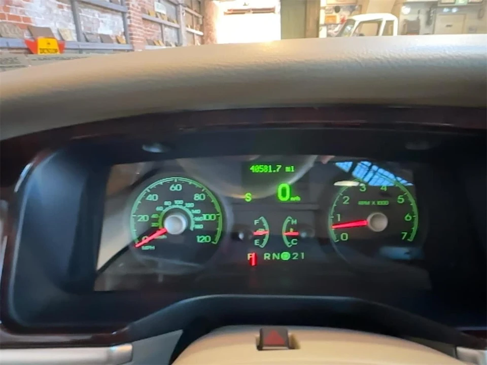 2007 Lincoln Town Car - Image 17 of 31