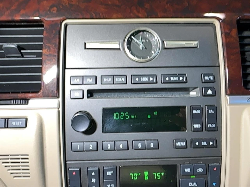 2007 Lincoln Town Car - Image 25 of 31