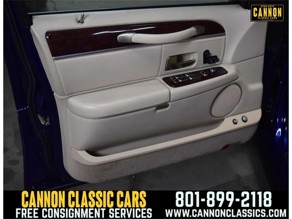 2007 Lincoln Town Car - Image 25 of 31