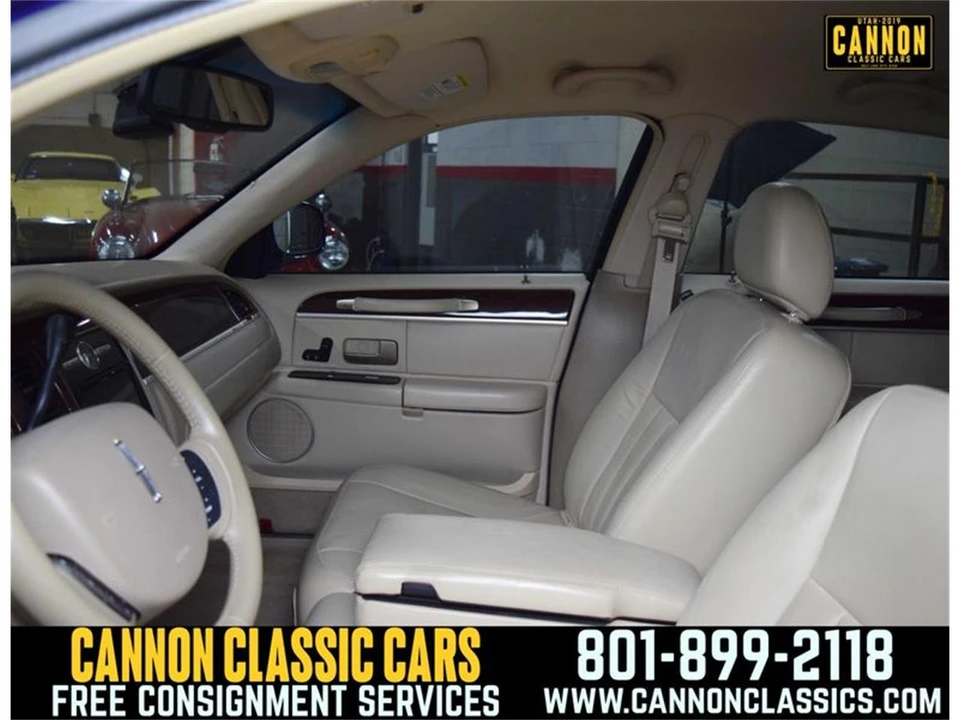 2007 Lincoln Town Car - Image 28 of 31