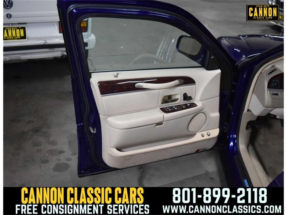 2007 Lincoln Town Car - Image 24 of 31