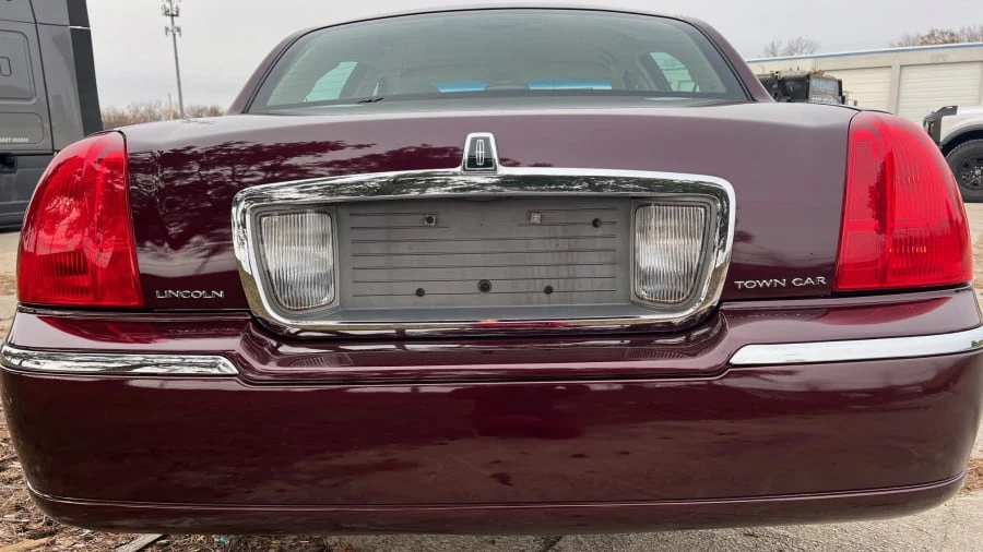 2007 Lincoln Town Car - Image 3 of 6