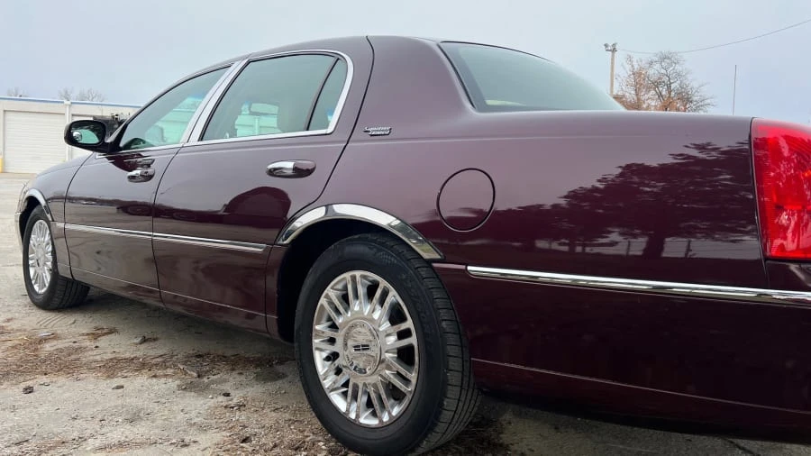2007 Lincoln Town Car - Image 4 of 6