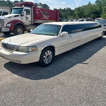 2007 Lincoln Town Car Executive Sedan 4D
