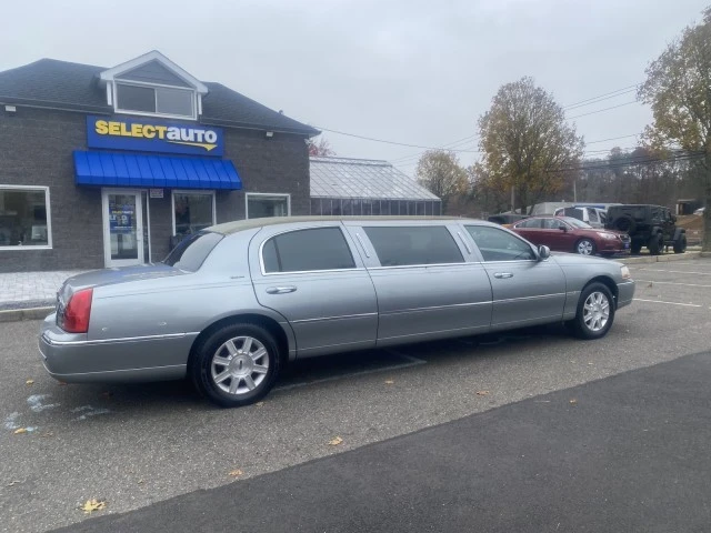 2007 Lincoln Town Car - Image 3 of 21