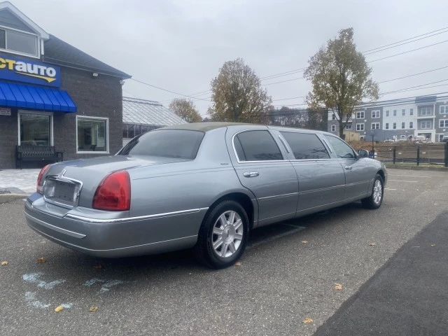 2007 Lincoln Town Car - Image 4 of 21