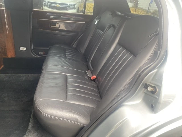 2007 Lincoln Town Car - Image 9 of 12