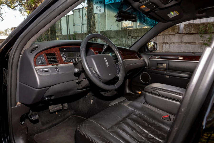 2007 Lincoln Town Car - Image 21 of 31