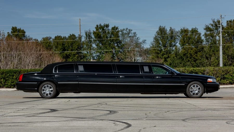 2007 Lincoln Town Car - Image 5 of 31