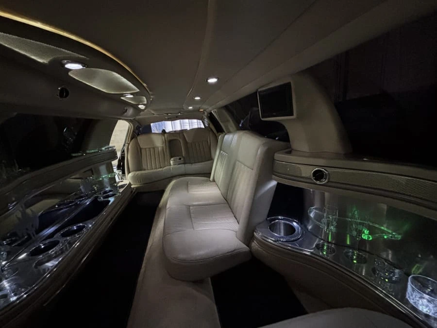 2007 Lincoln Town Car - Image 31 of 31