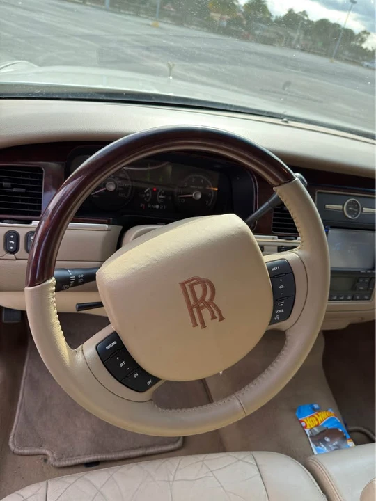 2007 Lincoln Town Car - Image 12 of 20