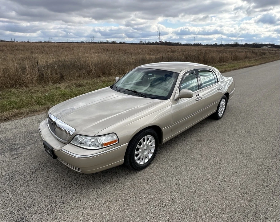 2007 Lincoln Town Car - Image 3 of 21