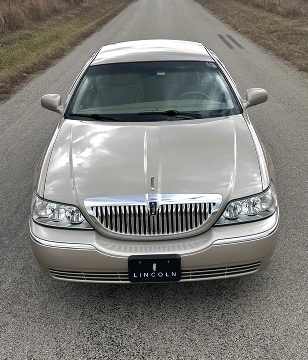 2007 Lincoln Town Car - Image 7 of 21