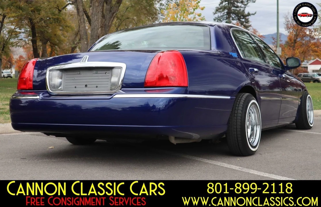 2007 Lincoln Town Car - Image 11 of 21